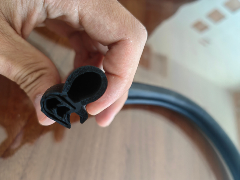 Universal Bulb Trim Seals with Side Bulb Weatherstrip China Universal Bulb Trim Seals with Side Bulb Weatherstrip