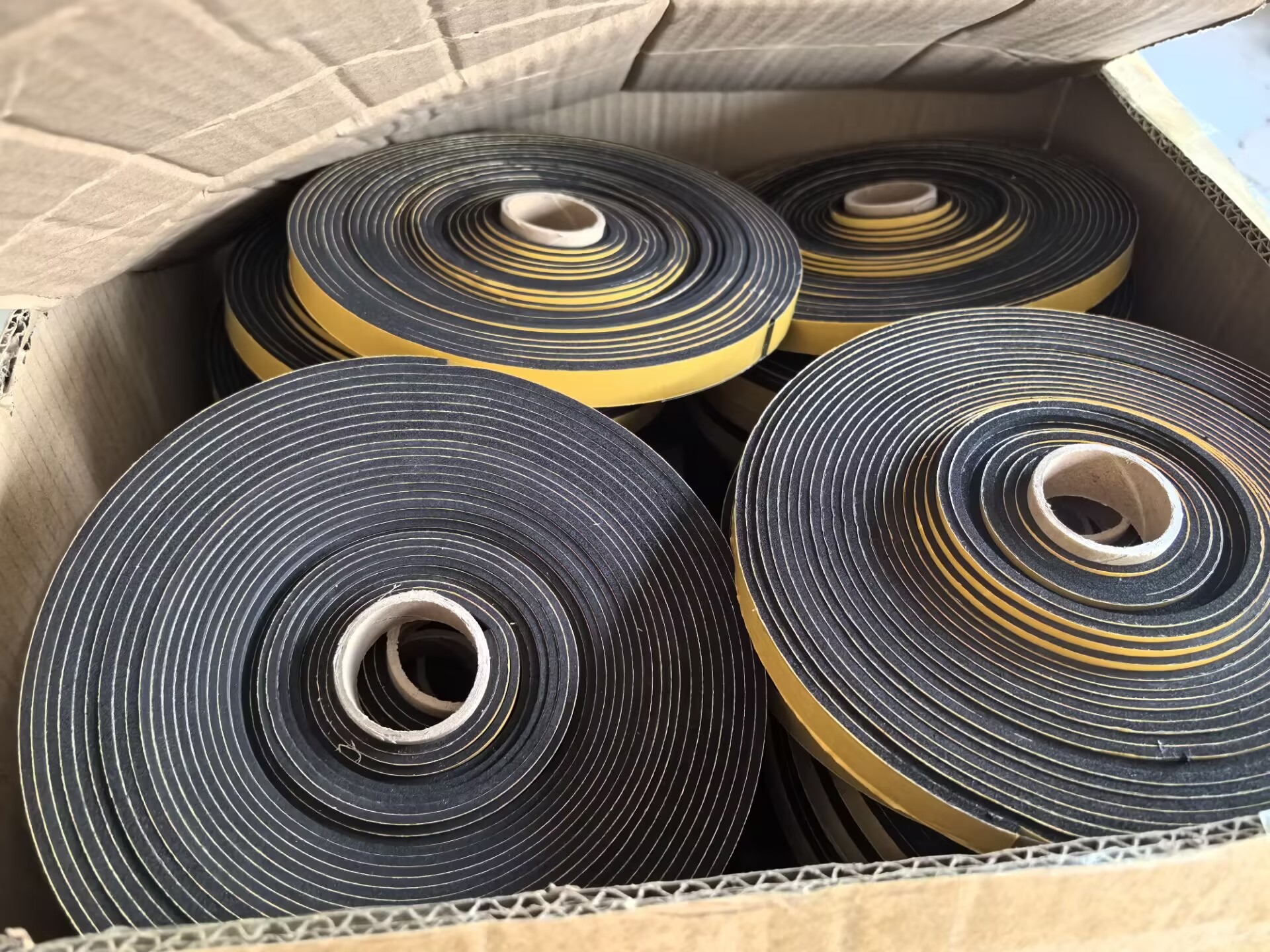 3-15 Self Adhesive Foam Strips Closed Cell EPDM Foam Seals China Hebei Shida