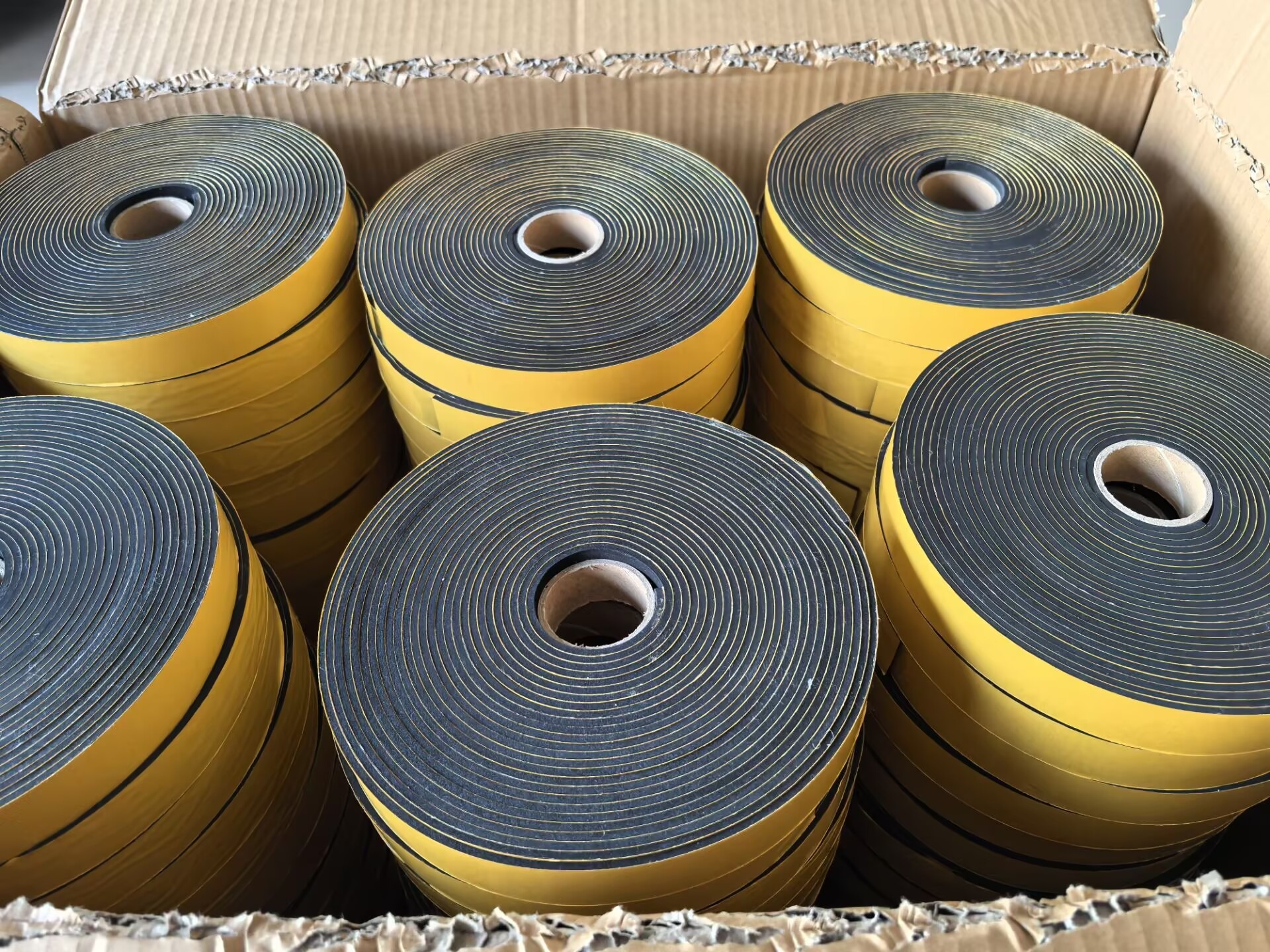 3*25mm EPDM Foam Seals Self Adhesive Foam Strips China Hebei Shida